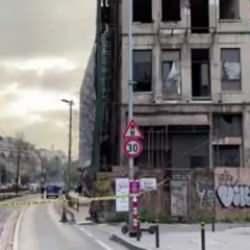 Karak&ouml;y'de 5 katlı metruk binanın tamamı &ccedil;&ouml;kt&uuml;