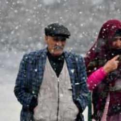 Kars'ta dolu, Sarıkamış'ta kar etkili oldu