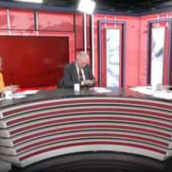 Uğur D&uuml;ndar canlı yayındayken telefonunda Başkan Erdoğan'ı dinlerken yakalandı