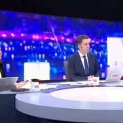 K&uuml;bra Par ve Mehmet Akif Ersoy'un s&ouml;zleri g&uuml;ndem oldu! &Ccedil;ok kızardık! &Ouml;z&uuml;r diledik...