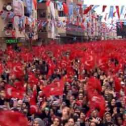 Uğur Işılak AK Parti i&ccedil;in besteledi: İşte yeni se&ccedil;im şarkısı "Doğruya doğru"