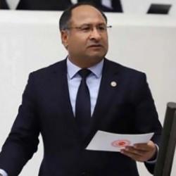 CHP İzmir Milletvekili &Ouml;zcan Pur&ccedil;u partisinden istifa etti