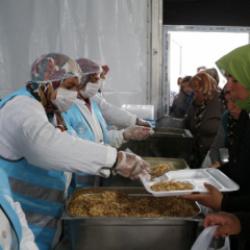 TDV, Ramazan’da Türkiye’de 10 milyondan fazla kişiye yardım ulaştırdı