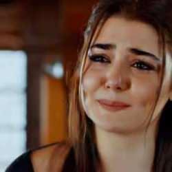 Hande Erçel ölüm haberini böyle duyurdu! Apar topar İtalya'dan döndü