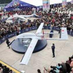 İlk kez g&ouml;r&uuml;c&uuml;ye &ccedil;ıktı... Teknofest ziyaret&ccedil;ilerinden Bayraktar TB3'e yoğun ilgi!