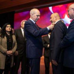 İstifa eden y&uuml;zlerce kişi AK Partiye katıldı! &Uuml;st d&uuml;zey isimler de var