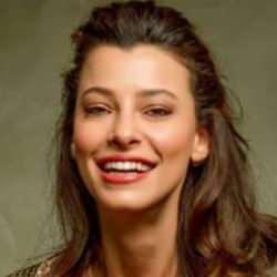 M&uuml;jde Uzman kimdir ve ka&ccedil; yaşındadır? M&uuml;jde Uzman dizileri