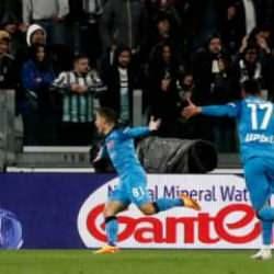 Napoli, Juventus engelini tek golle aştı!
