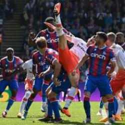 Premier Lig'de 7 gollü maçta gülen Crystal Palace oldu