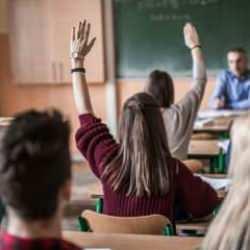 12. sınıflarda devamsızlık var mı, kalktı mı? Milli Eğitim Bakanı Özer açıkladı!