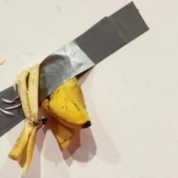 Kahvaltı yapamayan a&ccedil; &ouml;ğrenci sanat eserini yedi