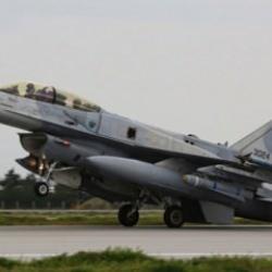 BAE'ye ait  F-16 Blok 60 Konya'ya inişte kuyruk sürttü