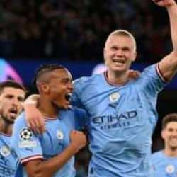 Manchester City tarih yazmak için sahada!