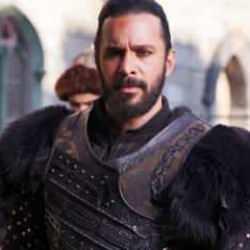 Alparslan B&uuml;y&uuml;k Sel&ccedil;uklu'nun başlamaması seyirciyi d&uuml;ş&uuml;nd&uuml;rm&uuml;şt&uuml;! TRT1'den m&uuml;him a&ccedil;ıklama