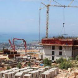 Depremlerden etkilenen İskenderun'da 1451 kalıcı konutun inşası s&uuml;r&uuml;yor