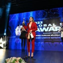 Kanal 7'ye &ouml;d&uuml;ller peş peşe geldi! Yılın en başarılı kadın muhabiri se&ccedil;ildi 