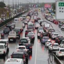 Trafikteki taşıt sayısı 176 bin 662 arttı