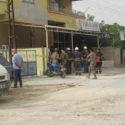 Elindeki demir profili gerilim hattına temas ettiren adamın feci &ouml;l&uuml;m&uuml;