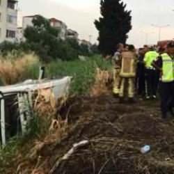 İzmir'de cezaevi nakil aracı devrildi: S&uuml;r&uuml;c&uuml; ve 10 asker yaralı