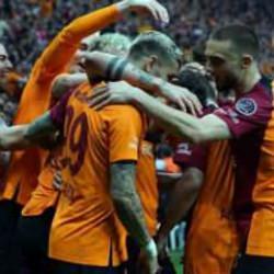 Galatasaray Fenerbah&ccedil;e galibiyetiyle şampiyonluğu ta&ccedil;landırdı!