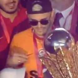 F.Bah&ccedil;eliler &ccedil;ok kızacak! Icardi'den 'Fener ağlama' tezah&uuml;ratı