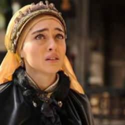 Oyuncu Cemre Baysel'in reklam ücreti dudak uçuklattı! 3 aylık kazancı ağızları açık bıraktı