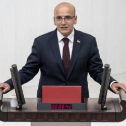 Yeni bakanlar Meclis'te yemin etti