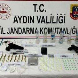 Didim&rsquo;de jandarmadan uyuşturucu operasyonu