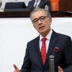 İYİ Parti'nin kurucularından Ahat Andican ve Emine K&uuml;&ccedil;&uuml;kali istifa etti!