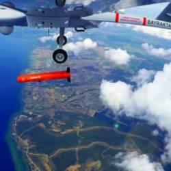 BOZOK test atışı i&ccedil;in TB2'den ateşlendi.. Nokta hassasiyetiyle vurdu!