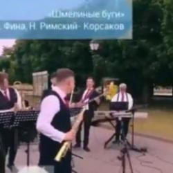 Rus devlet televizyonu darbe girişiminde konser yayınladı