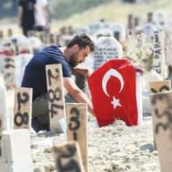 İkinci bayramı da g&ouml;zyaşıyla karşıladılar - 28 Haziran gazete manşetleri