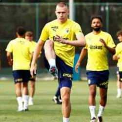Fenerbahçe'de 3 isim Rusya'ya götürülmedi!