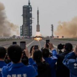 Çin'in Ay'a inme hedefinde tarihi an: Jeff Bezos ve Elon Musk'ı geride bıraktı!
