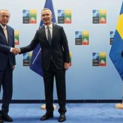 &Uuml;&ccedil;l&uuml; zirvede alınan kararlar! T&uuml;rkiye istediğini aldı! NATO tarihinde bir ilk