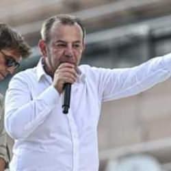 İstifa edeceğini a&ccedil;ıklayan Tanju &Ouml;zcan kararını değiştirdi