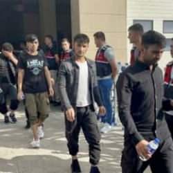 Kocaeli'de 138 d&uuml;zensiz g&ouml;&ccedil;men sınır dışı edildi