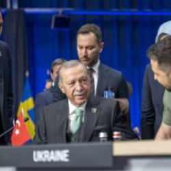 NATO Zirvesi'nde dikkat &ccedil;eken kare: Erdoğan ile Zelenski yan yana!