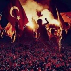 T&uuml;rk milleti 15 Temmuz gecesi meleklerle birlikte darbeci FET&Ouml;&rsquo;c&uuml;lere direndi ve başardı