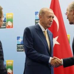 T&uuml;rkiye-İsve&ccedil; mutabakatına &ccedil;arpıcı yorum: T&uuml;rkiye zinciri kırdı, bir ilki başardı