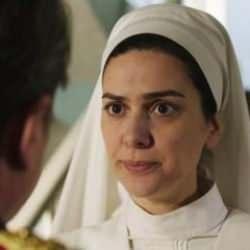 Bergüzar Korel'den şaşırtan çarşaf çıkışıı: Senin gibilerden tiksiniyorum! 