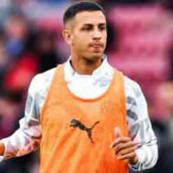 Fenerbah&ccedil;e'den bir transfer daha! İmza i&ccedil;in İstanbul'a geldi