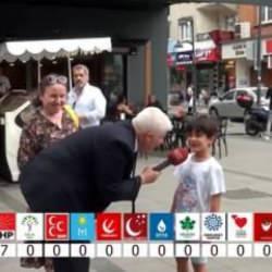 K&uuml;&ccedil;&uuml;k &ccedil;ocuğun yerel se&ccedil;imler ile ilgili cevabı muhabiri şaşırttı!&Ouml;yle bir cevap aldı ki...