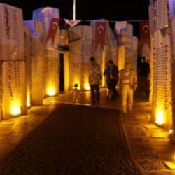 Marmara Depremi'nde hayatını kaybedenler anılıyor