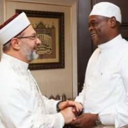 Ali Erbaş, Müslüman olan Güney Afrikalı eski rahip Richmond'u kabul etti