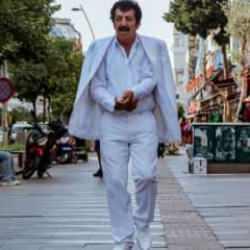 Antalya sokaklarında 'M&uuml;sl&uuml;m G&uuml;rses' şaşkınlığı