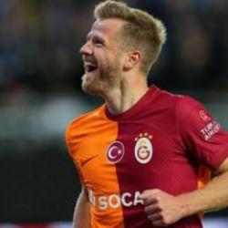 3 yıl &ouml;nce Galatasaray ile şampiyonluk yaşamıştı! Futbolu bıraktığını a&ccedil;ıkladı