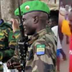 Gabon darbesi de Fransa aleyhine döndü: Fransız askerlerine sınır dışı!