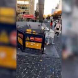 Metrodaki merdivenleri g&ouml;ren vatandaş İBB'ye b&ouml;yle isyan etti...