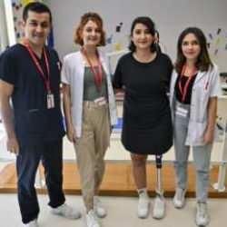 147 saat enkaz altında kalmıştı Makbule &ouml;ğretmen hayata tutundu